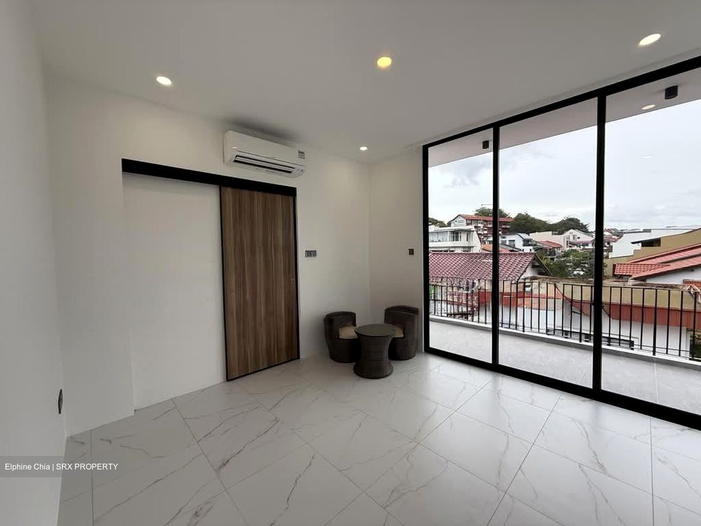 Opera Estate (D15), Terrace #542280531